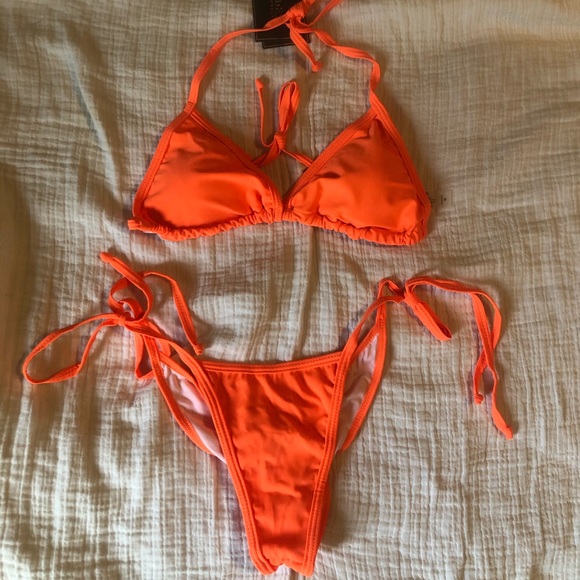 Bathing suit - Picture 1 of 2